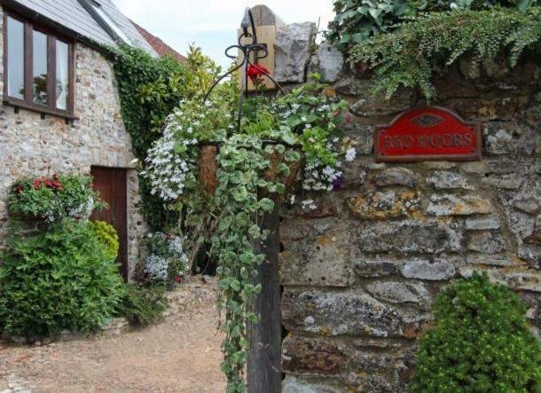 Red Doors Farm Cottages 호니턴 외부 사진